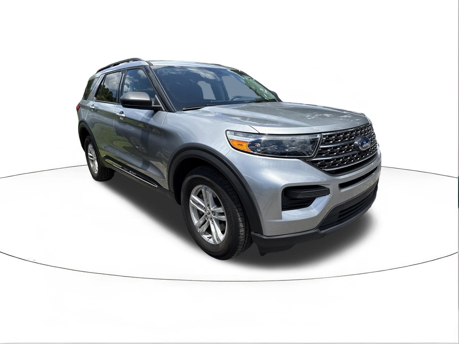 Used 2023 Silver Metallic Ford XLT image 1