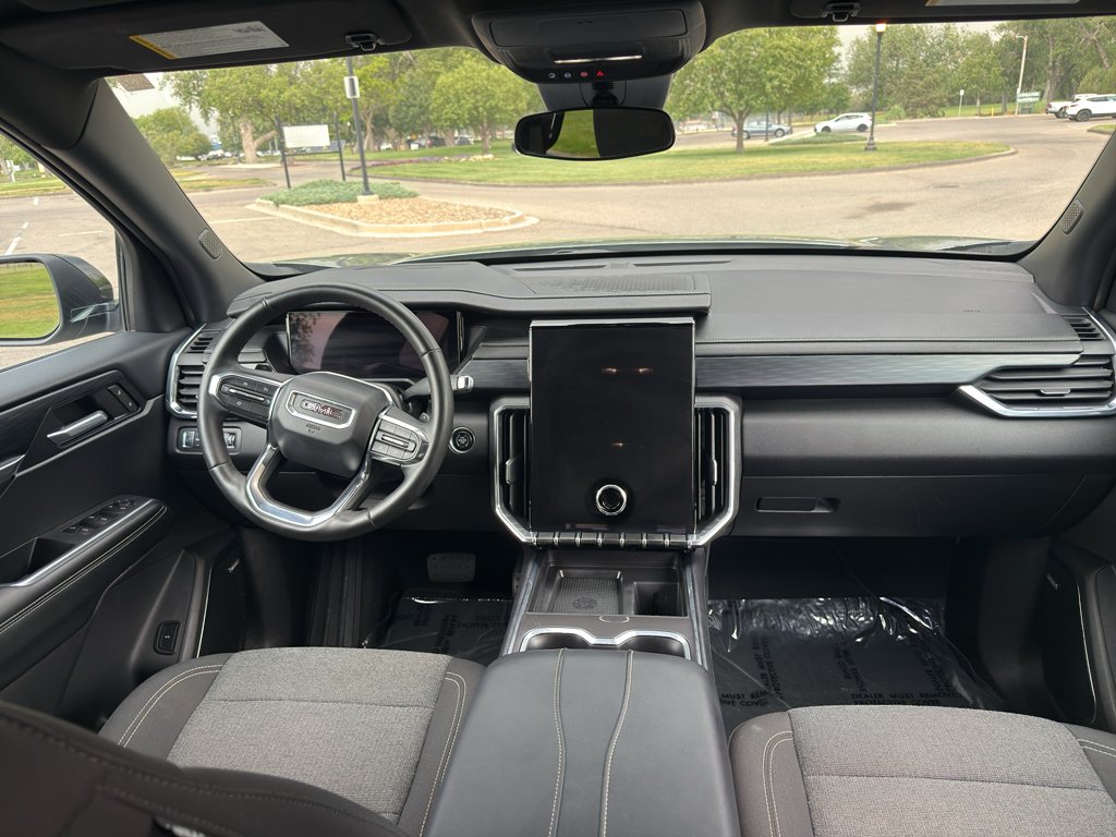 Used 2025 Sterling Metallic GMC AWD Elevation image 14