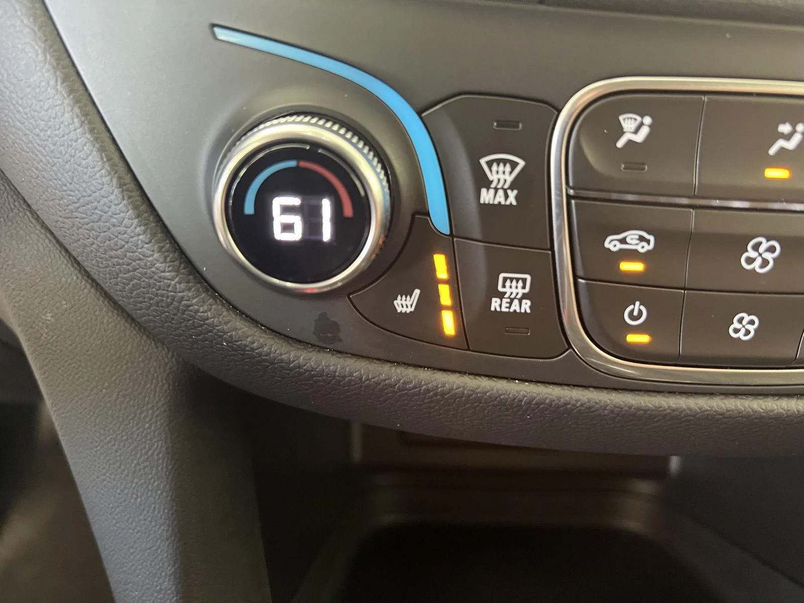Used 2024 Summit White Chevrolet LT image 16