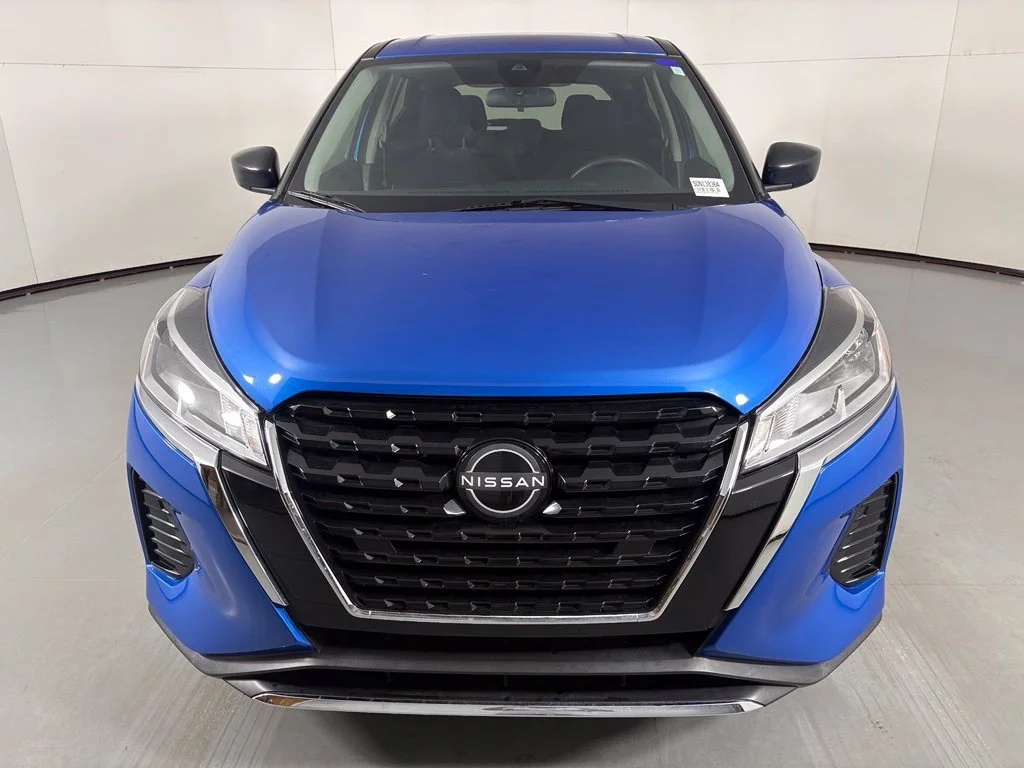 Used 2024 Blue Nissan S image 3