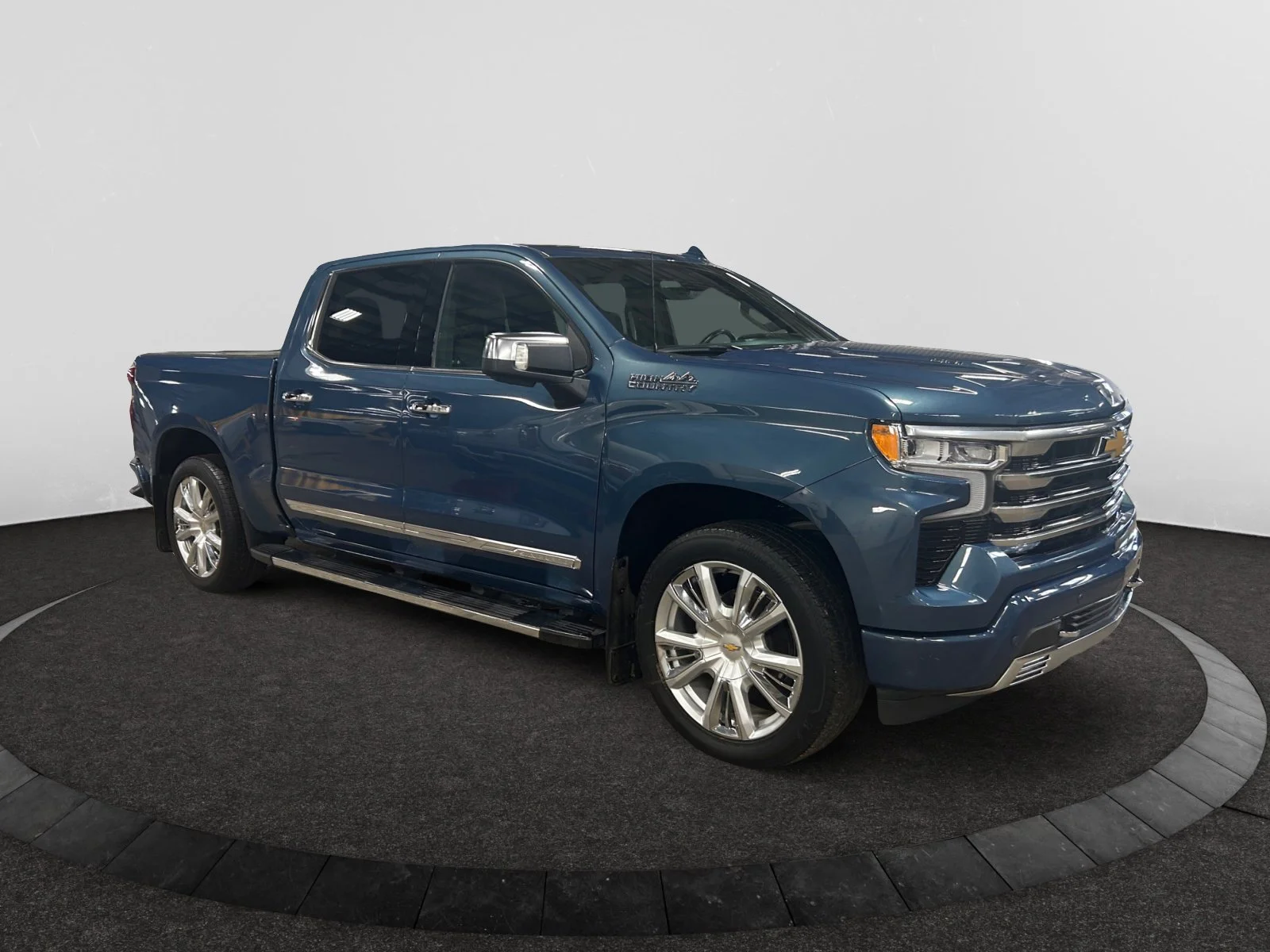 Used 2024 Blue Chevrolet Crew Cab  HIGH COUNTRY image 7