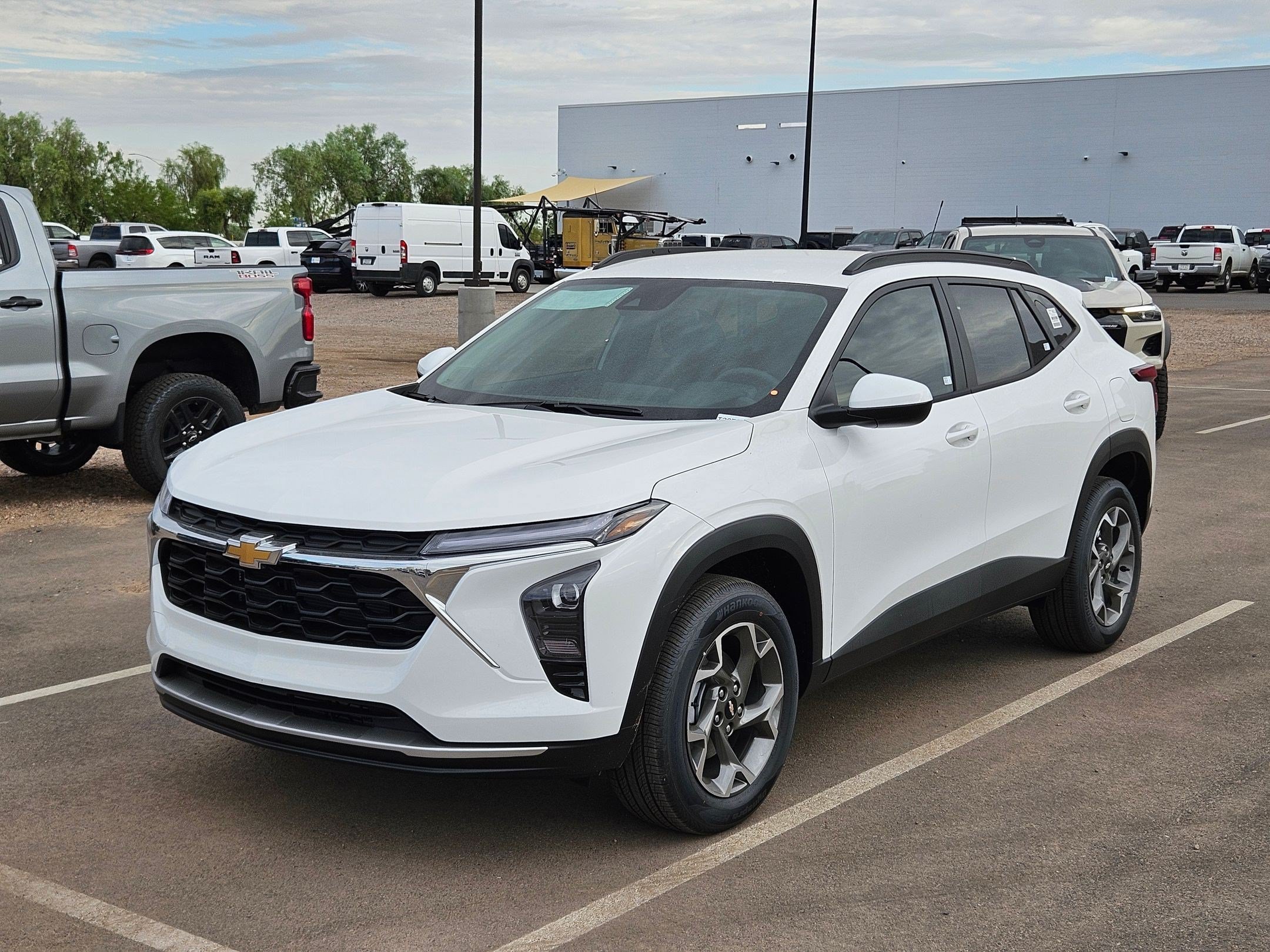 New 2026 Summit White Chevrolet LT image 15