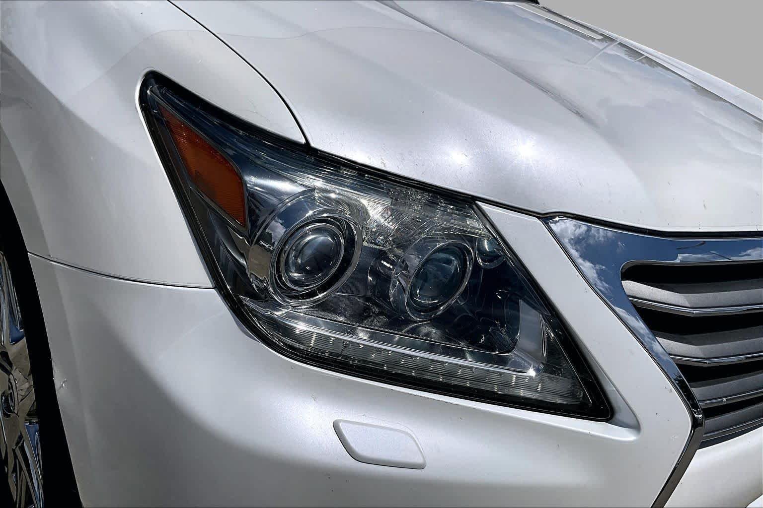 Used 2014 Starfire Pearl Lexus  image 25