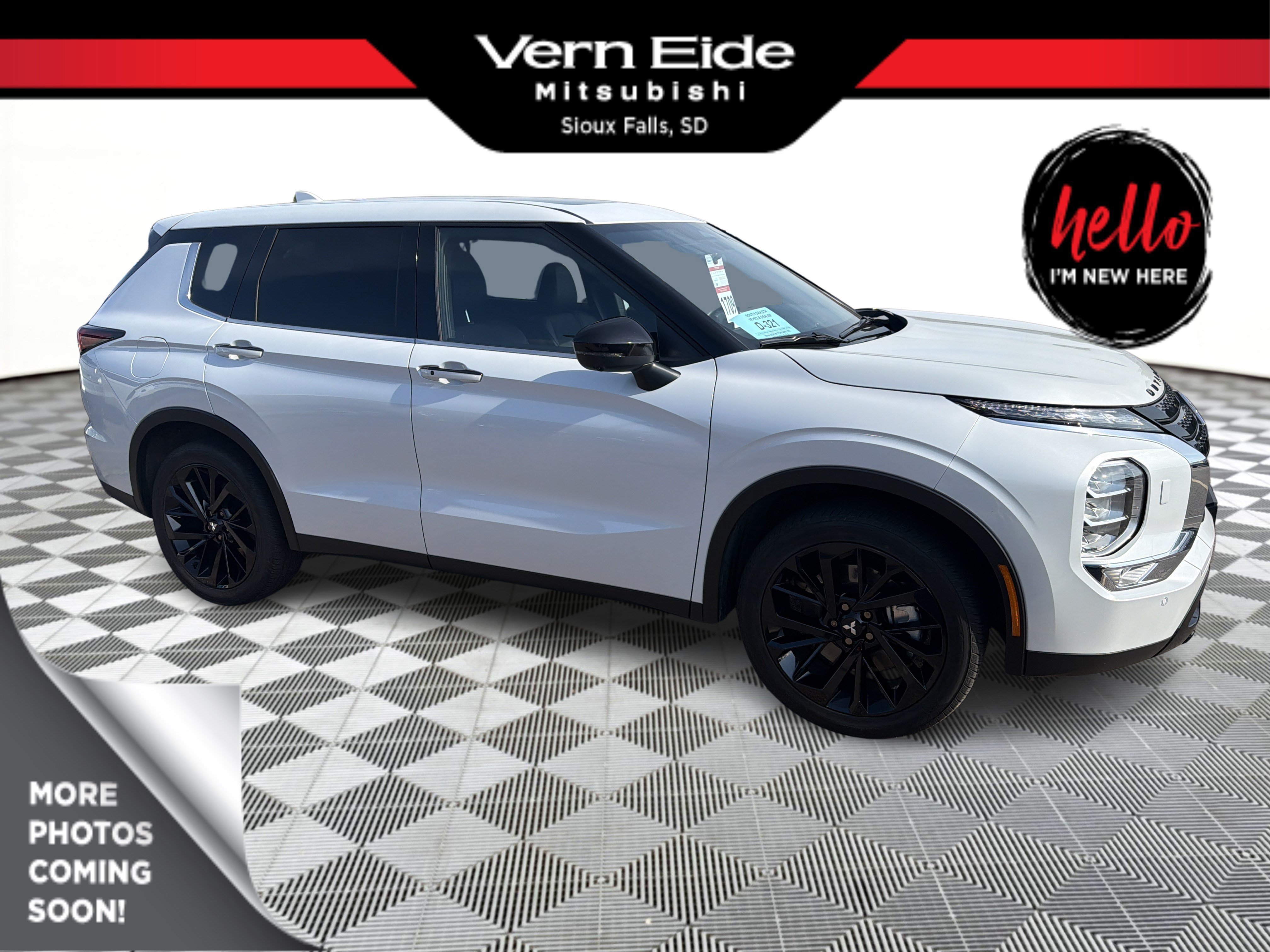 2024 Mitsubishi Outlander SE Black Edition w Pano S-AWC's photo