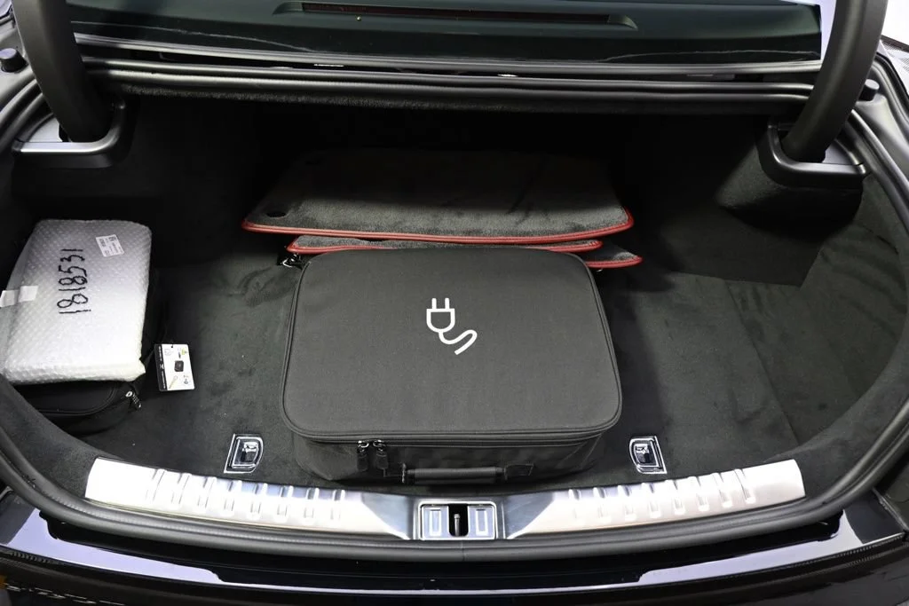 Used 2025 Q9l Bentley Black Edition image 20