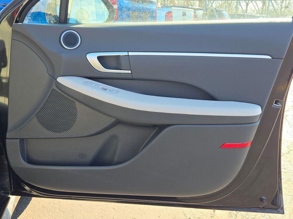 New 2026 Black Hyundai SEL Sport image 9