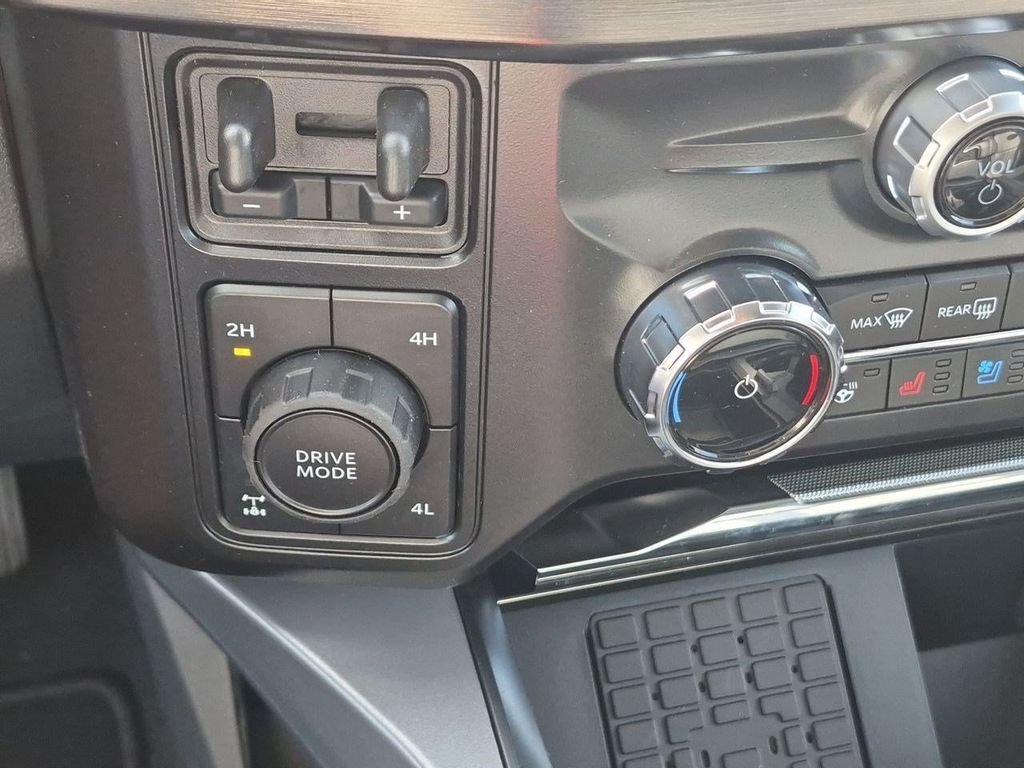 New 2026 Agate Black Metallic Ford F-250® Lariat® image 56