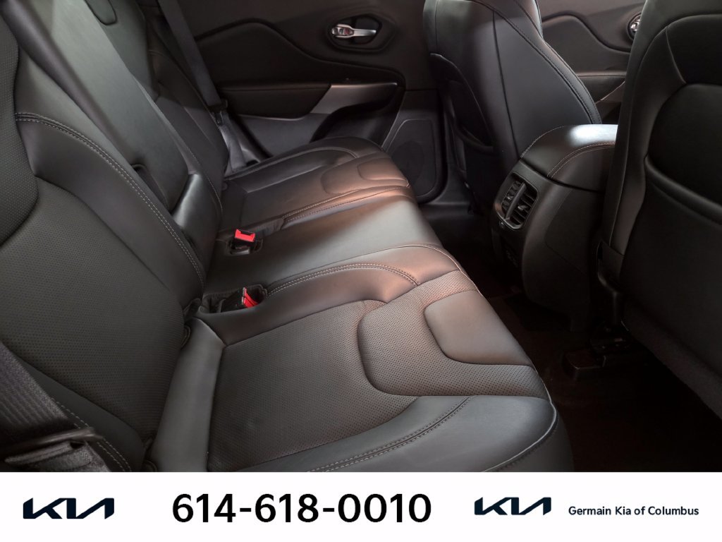 Used 2021 Silver Jeep Latitude Lux image 20