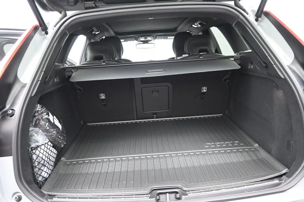 New 2026 Vapour Grey Volvo T8 Polestar Engineered image 15