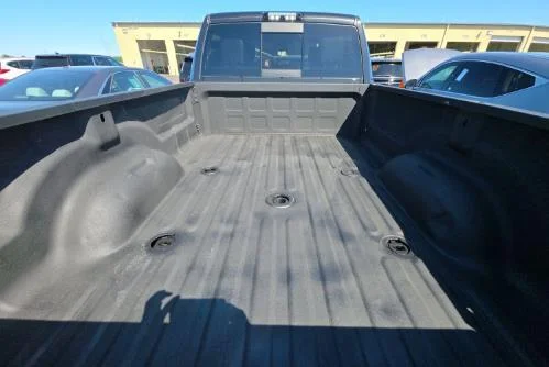 Used 2018  RAM Laramie image 7