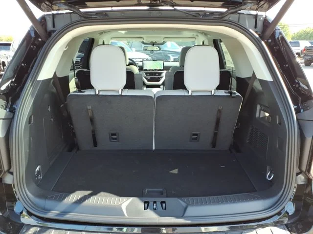New 2026 Agate Black Metallic Ford Active image 33