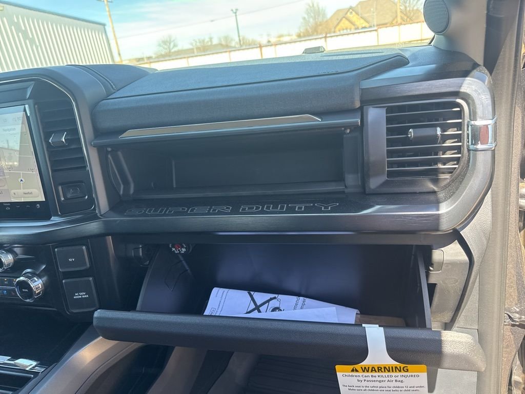 New 2026 Carbonized Gray Metallic Ford Lariat image 40