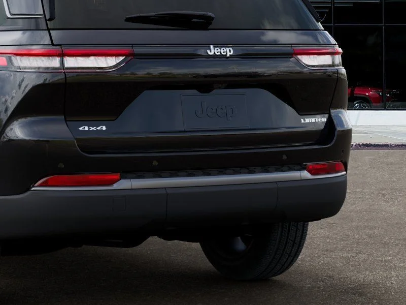 New 2026 Diamond Black Crystal Pearlcoat Jeep Limited image 13