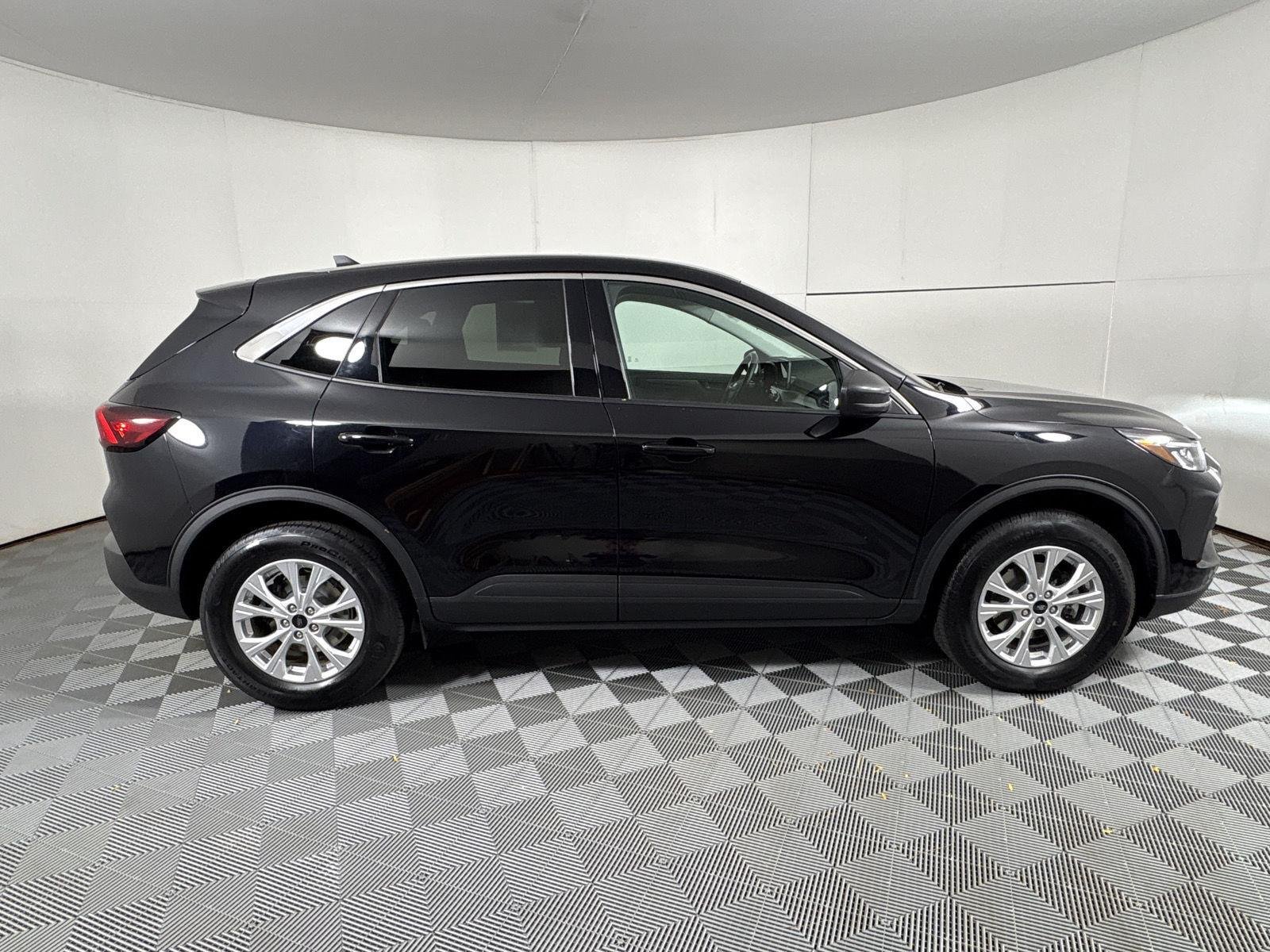 Used 2024 Agate Black Ford Active image 21