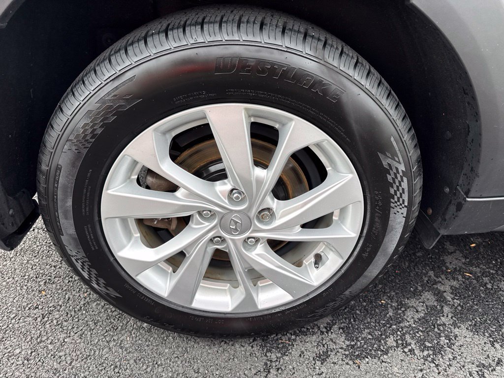 Used 2020 Blue Hyundai SE image 11
