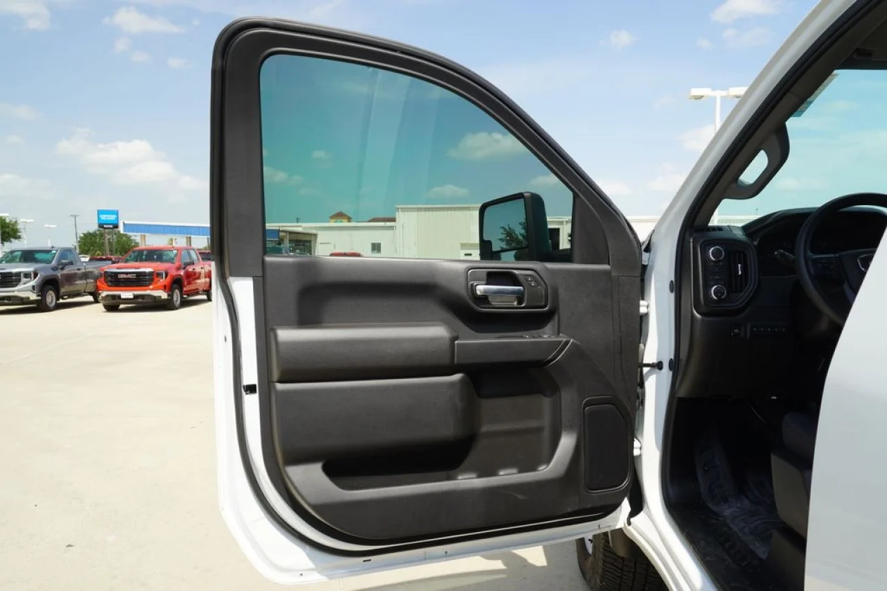 2025 GMC Sierra 3500HD Pro - Photo 14