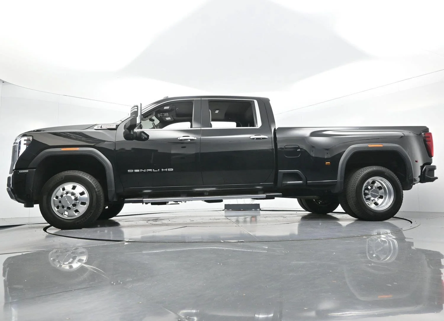 Used 2024 Onyx Black GMC Denali image 45