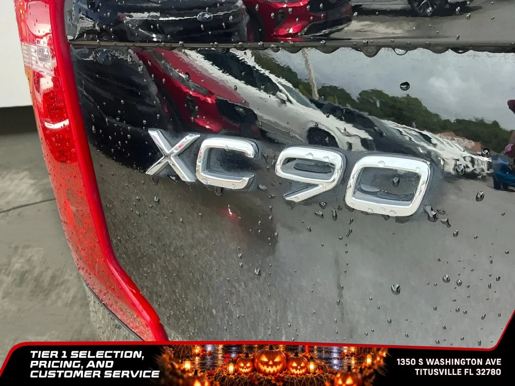Used 2023 Black Volvo B6 Plus 6-Seater image 40