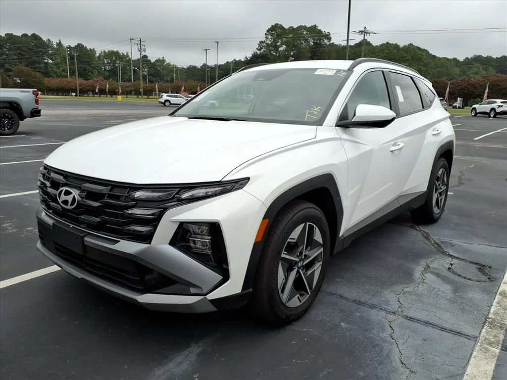 Used 2026 White Hyundai SEL image 1