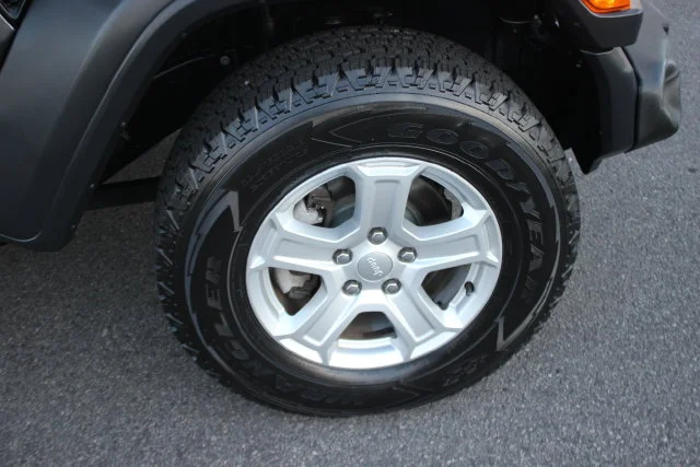 Used 2019 Gray Jeep Unlimited Sport S image 32