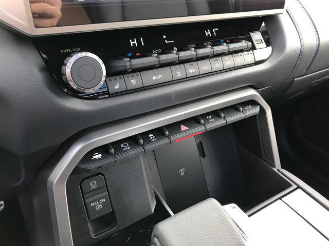 2026 Toyota Tundra Platinum - Photo 18