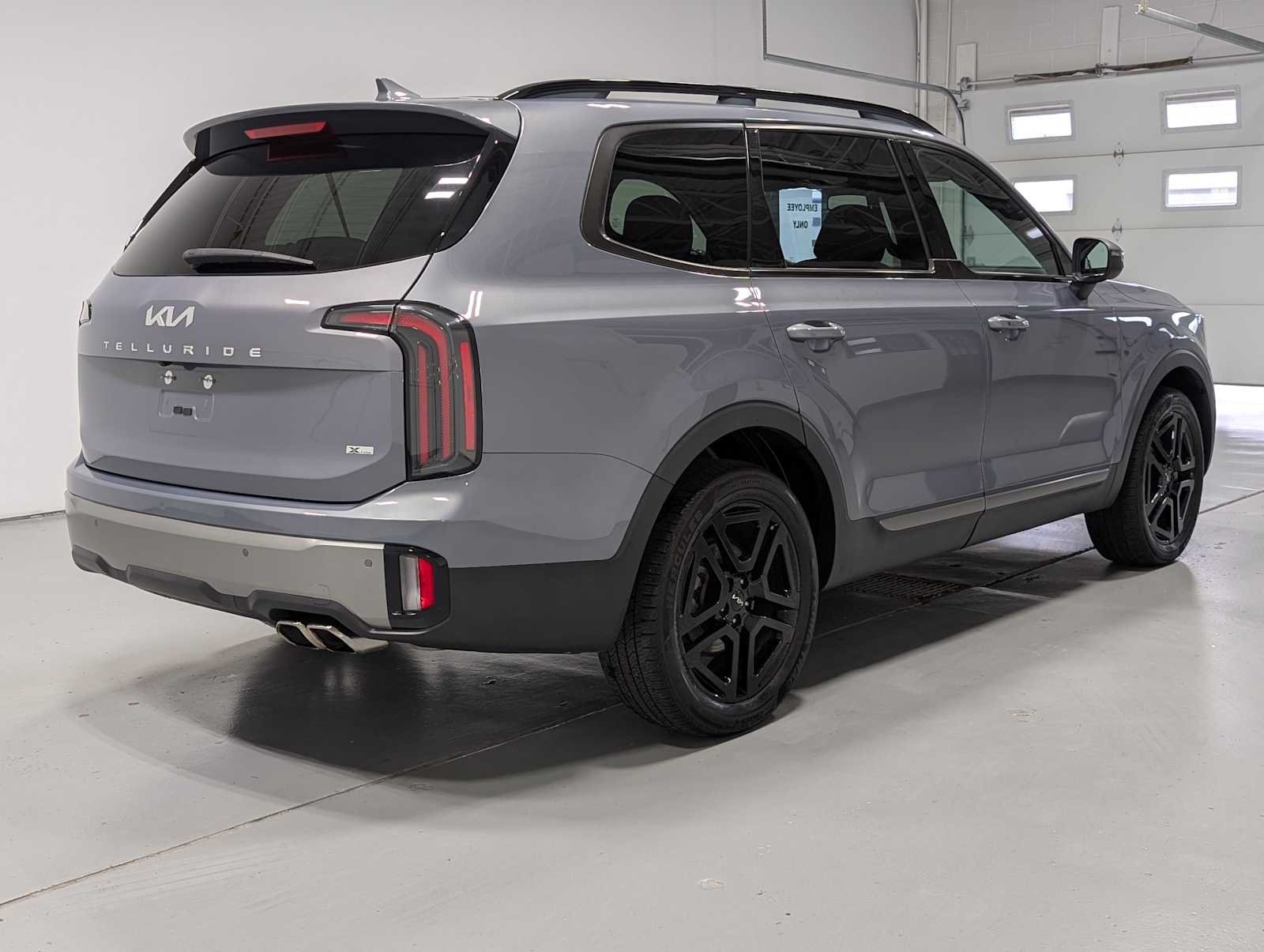 Used 2023 Everlasting Silver Kia EX X-Line image 8
