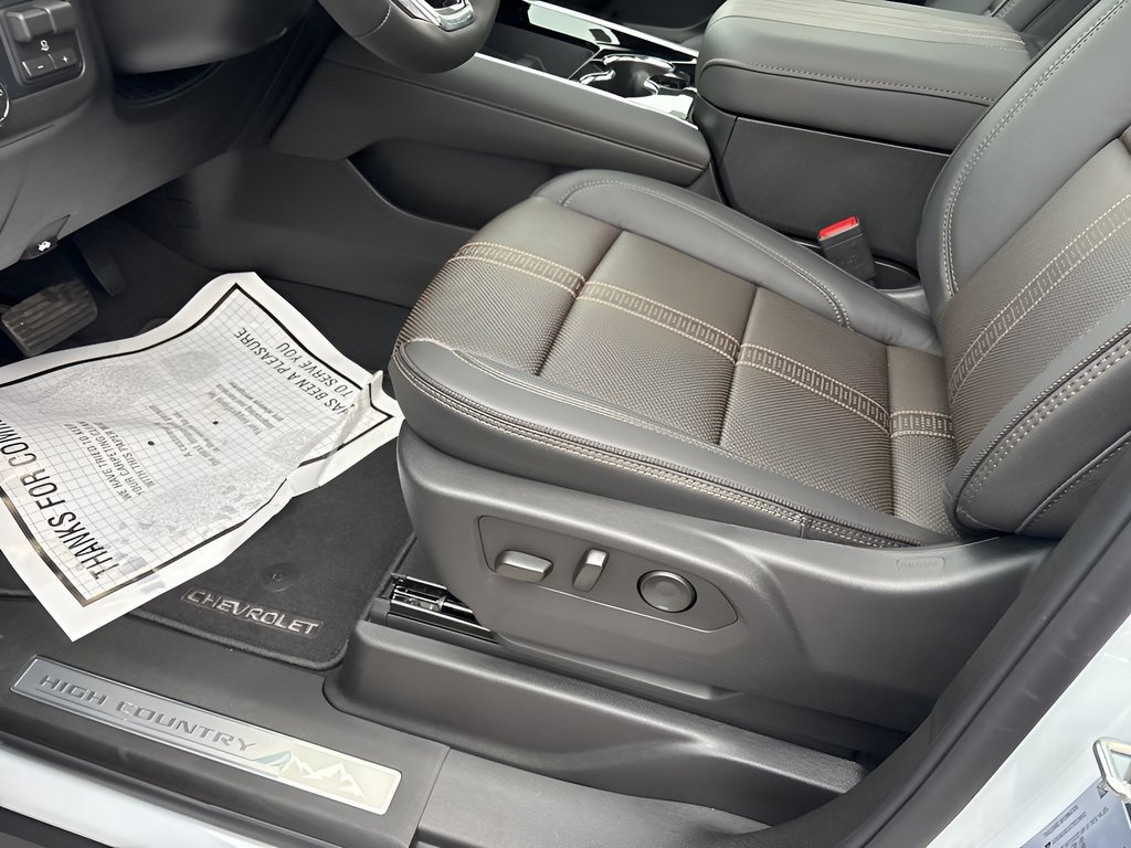 2026 Chevrolet Suburban High Country - Photo 18