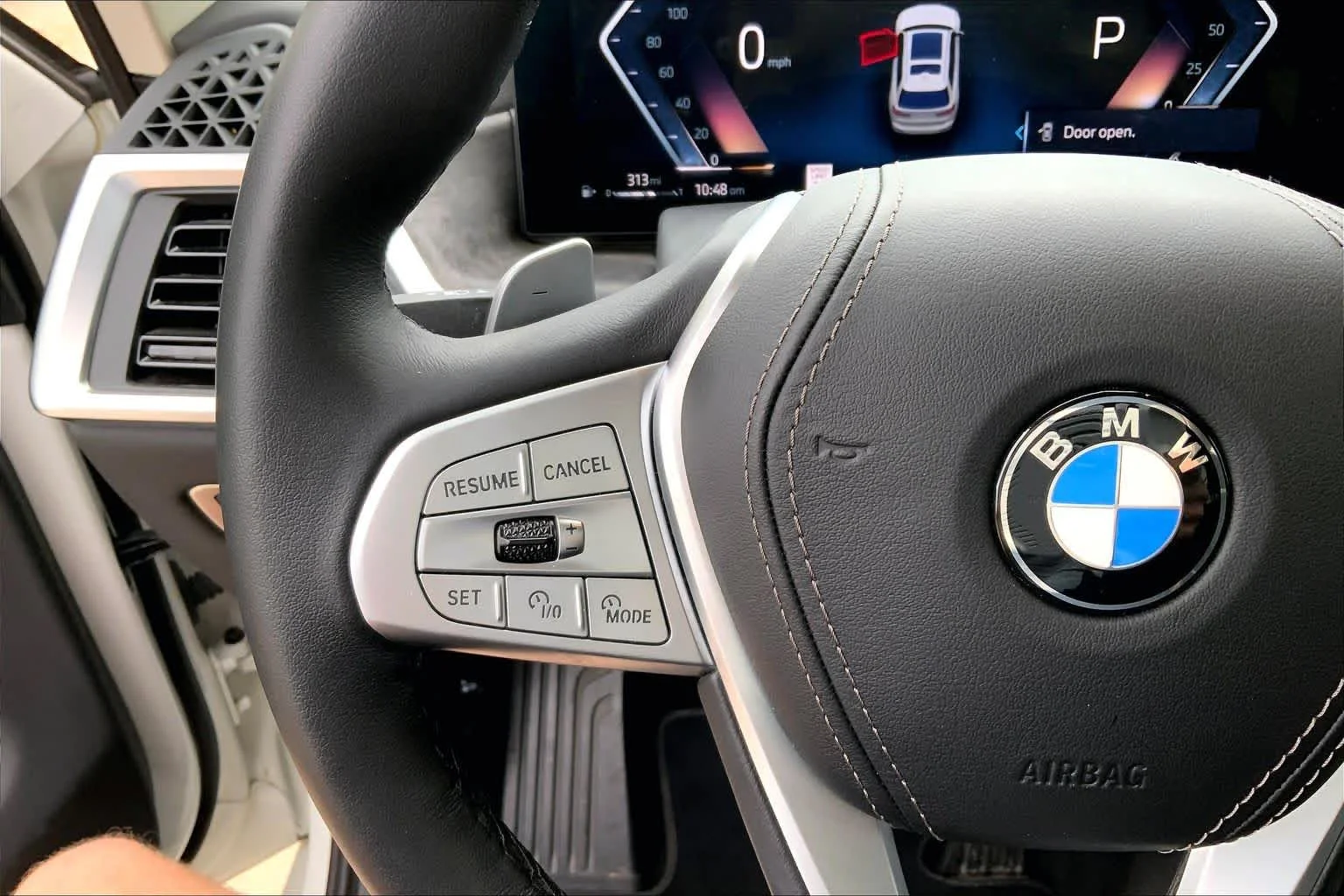 Used 2024 Alpine White BMW xDrive40i image 22