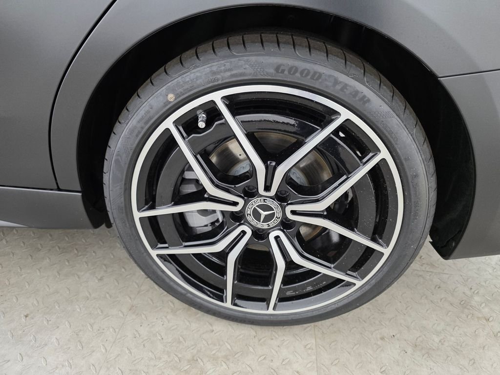 New 2026 MANUFAKTUR exclusive graphite grey magno Mercedes-Benz C 300 image 12