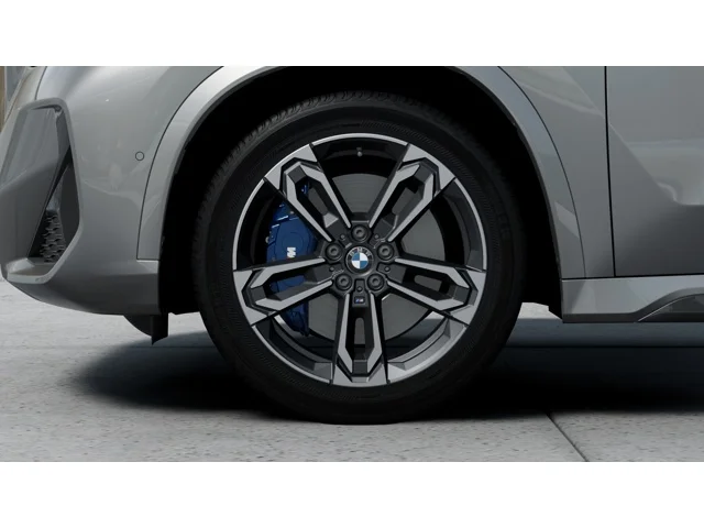 New 2026 Space Silver Metallic BMW  image 7