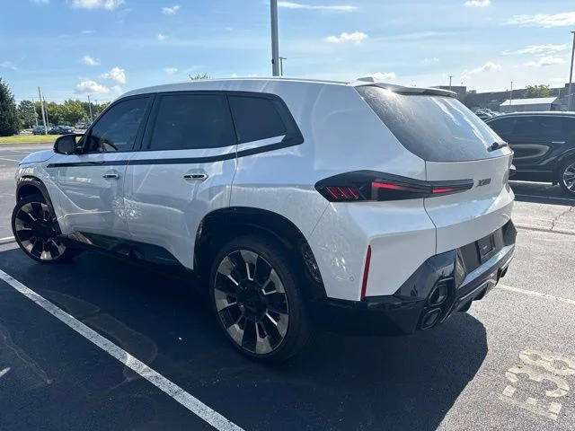 Used 2023 White BMW AWD image 4