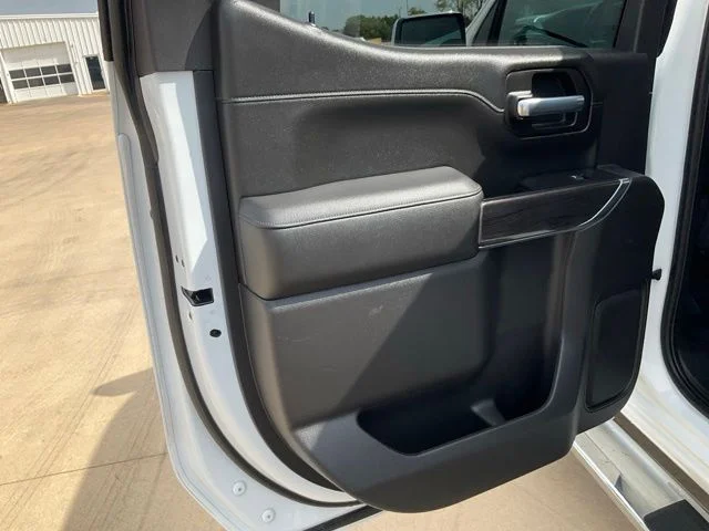 Used 2021 White Chevrolet LTZ image 24