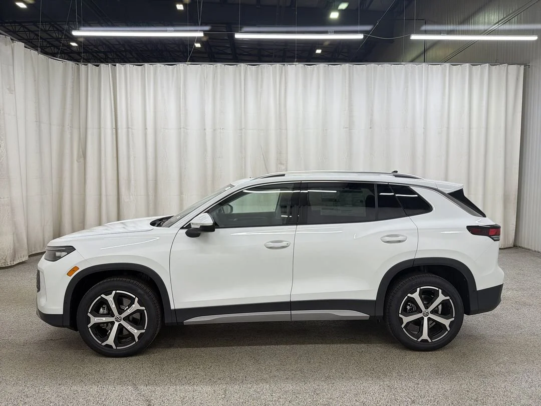 New 2026 Pure White Volkswagen SE image 6