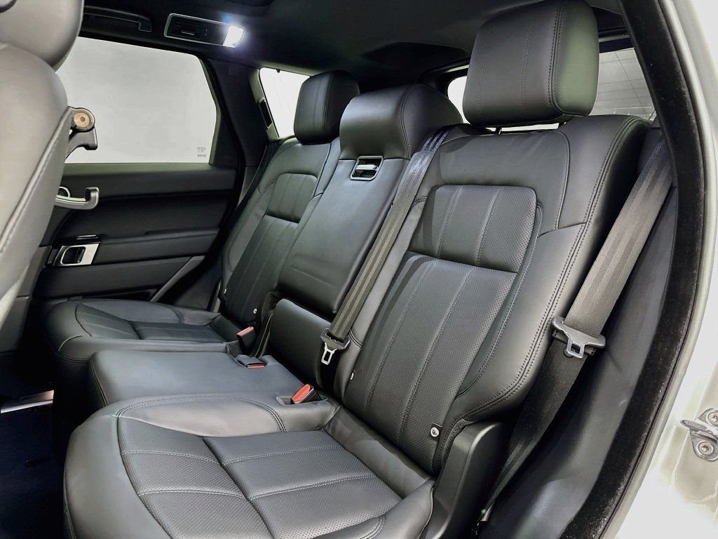 Used 2021 Silver Land Rover HSE Silver Edition image 25