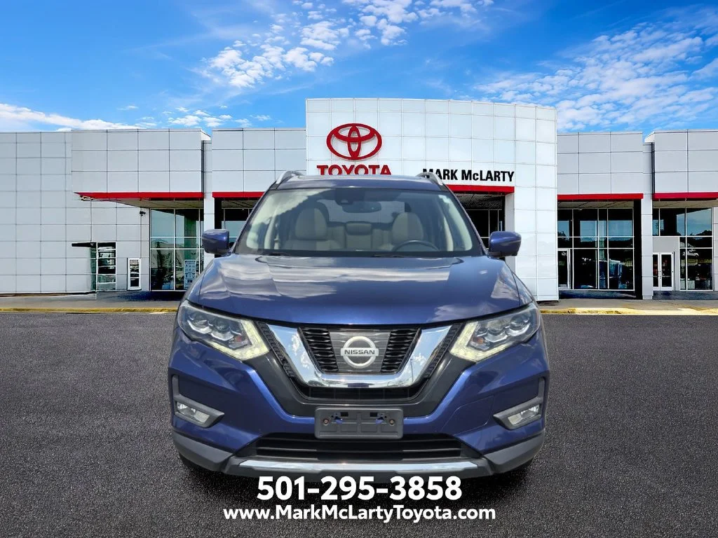 Used 2017 Blue Nissan SL image 8