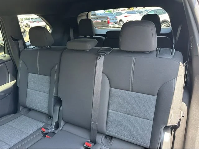 2025 GMC Acadia Elevation - Photo 17
