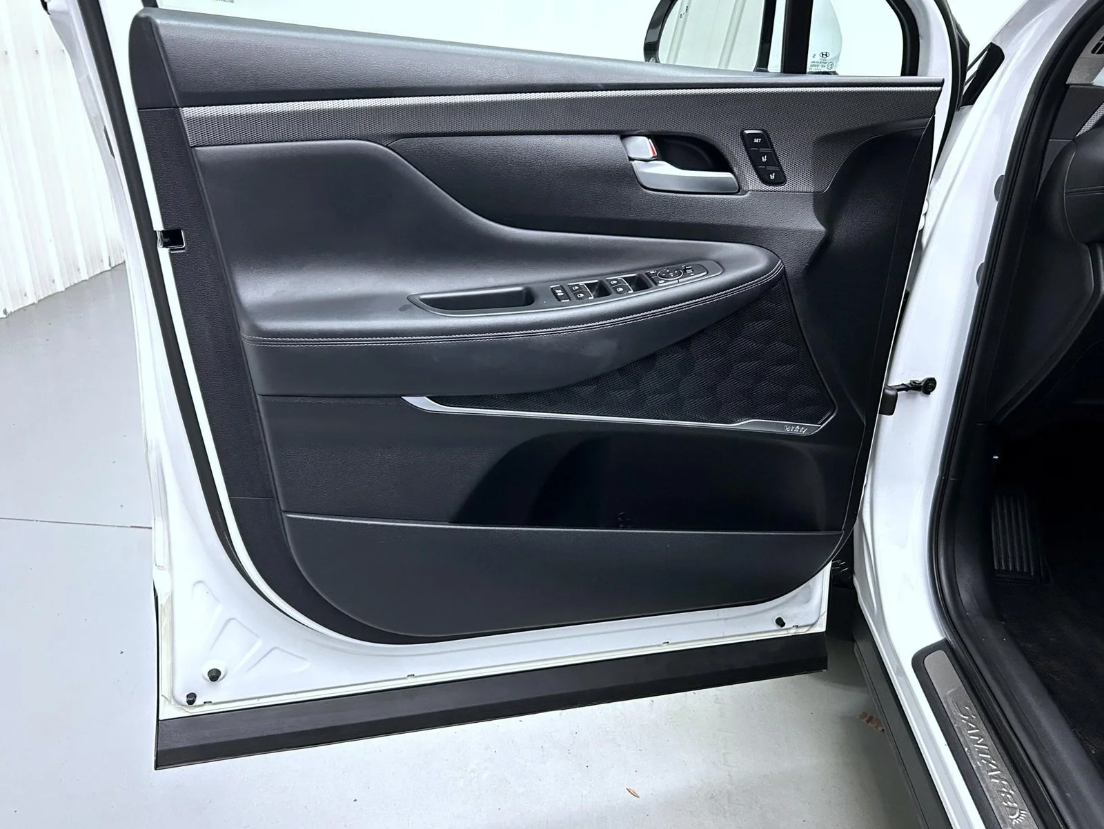 Used 2020 Gray Hyundai Limited image 9