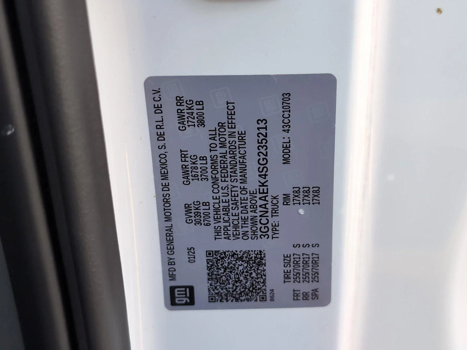 Used 2025 Summit White Chevrolet WT image 14