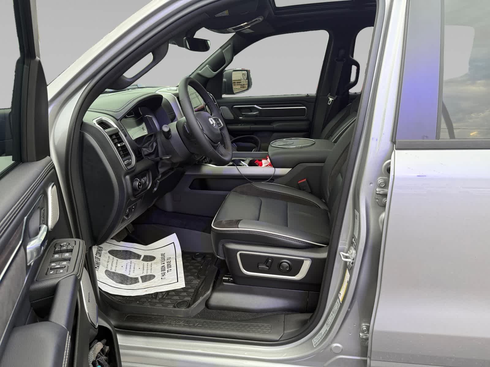 2026 RAM 1500 Laramie - Photo 9