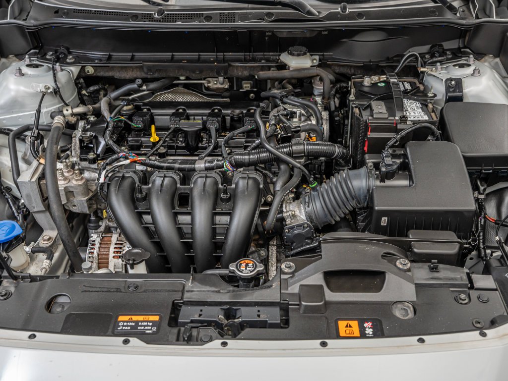 Used 2019 Ceramic Metallic Mazda Touring image 42
