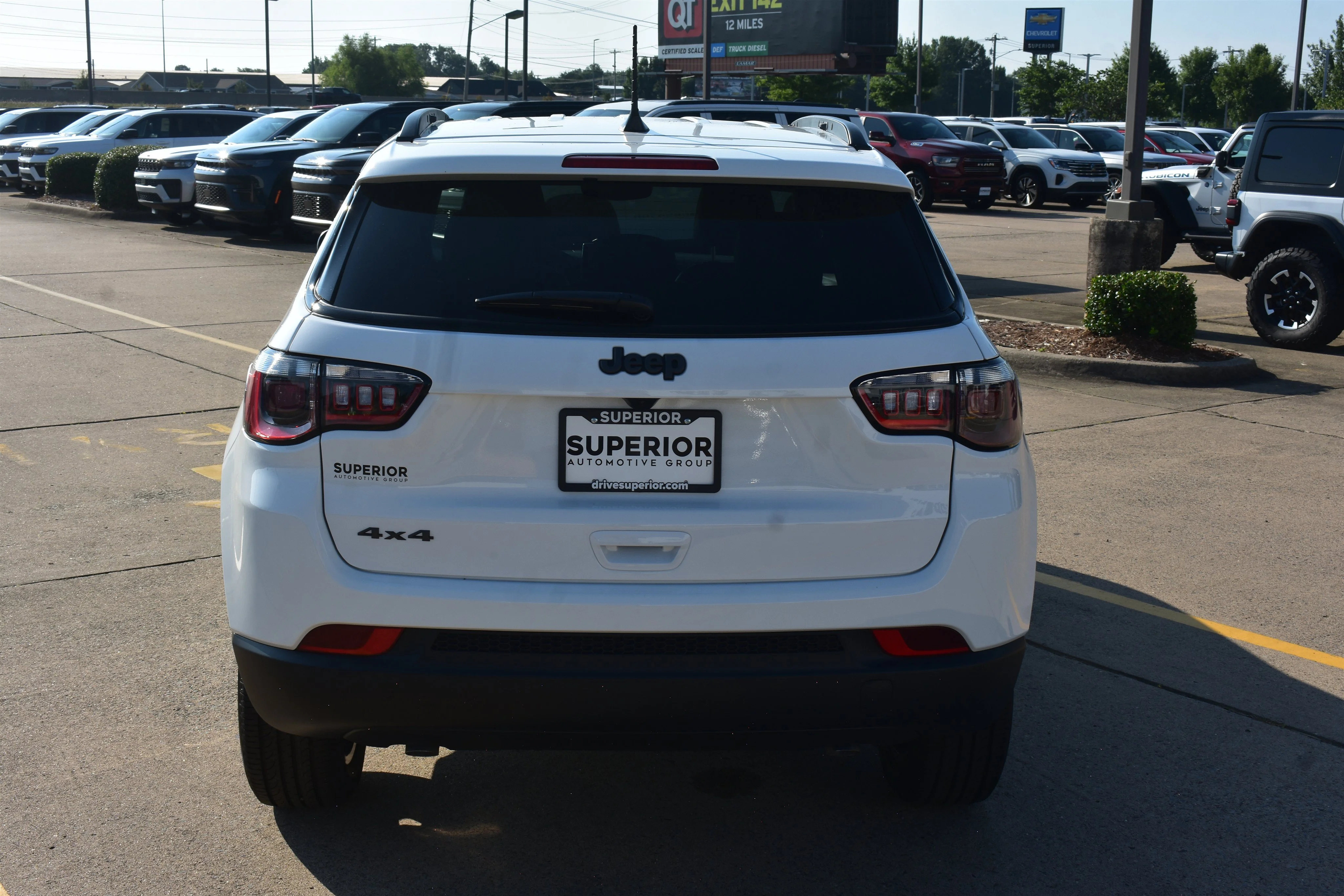 New 2026 Bright White Clearcoat Jeep Latitude Altitude image 6