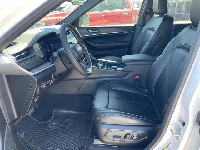 New 2026 Bright White Clearcoat Jeep Limited image 4