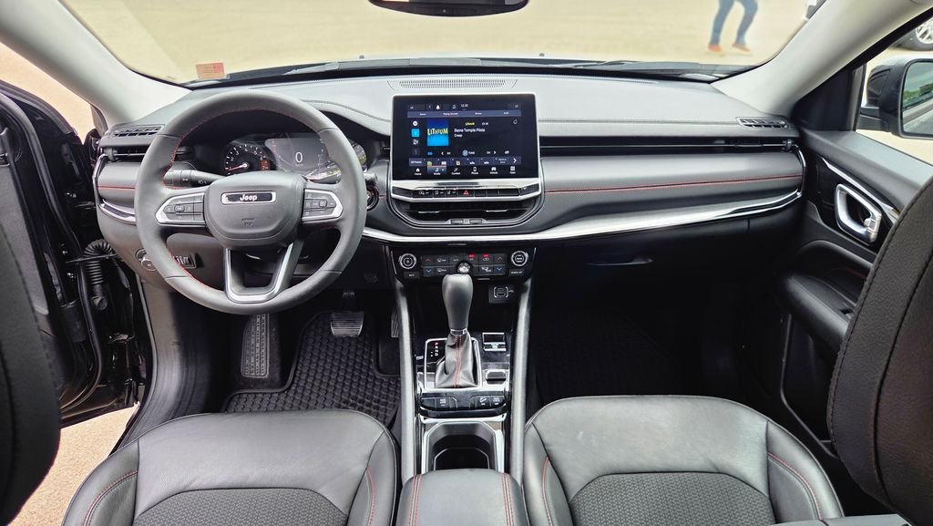 Used 2022 Black Jeep Trailhawk image 33