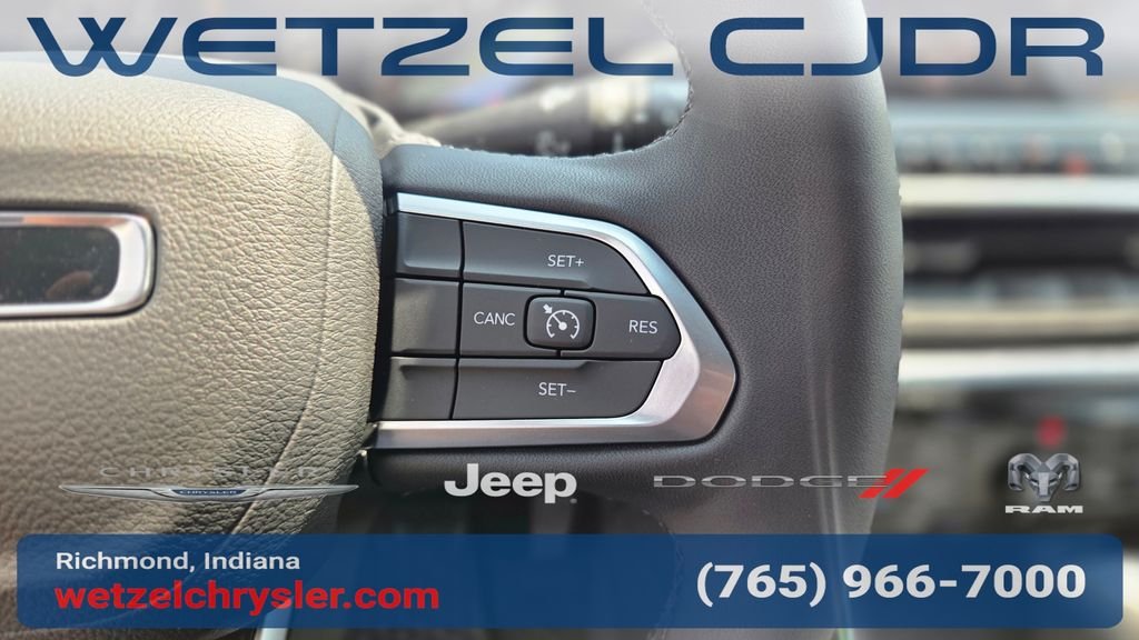New 2026 Silver Zynith Metallic Clearcoat Jeep Latitude image 17