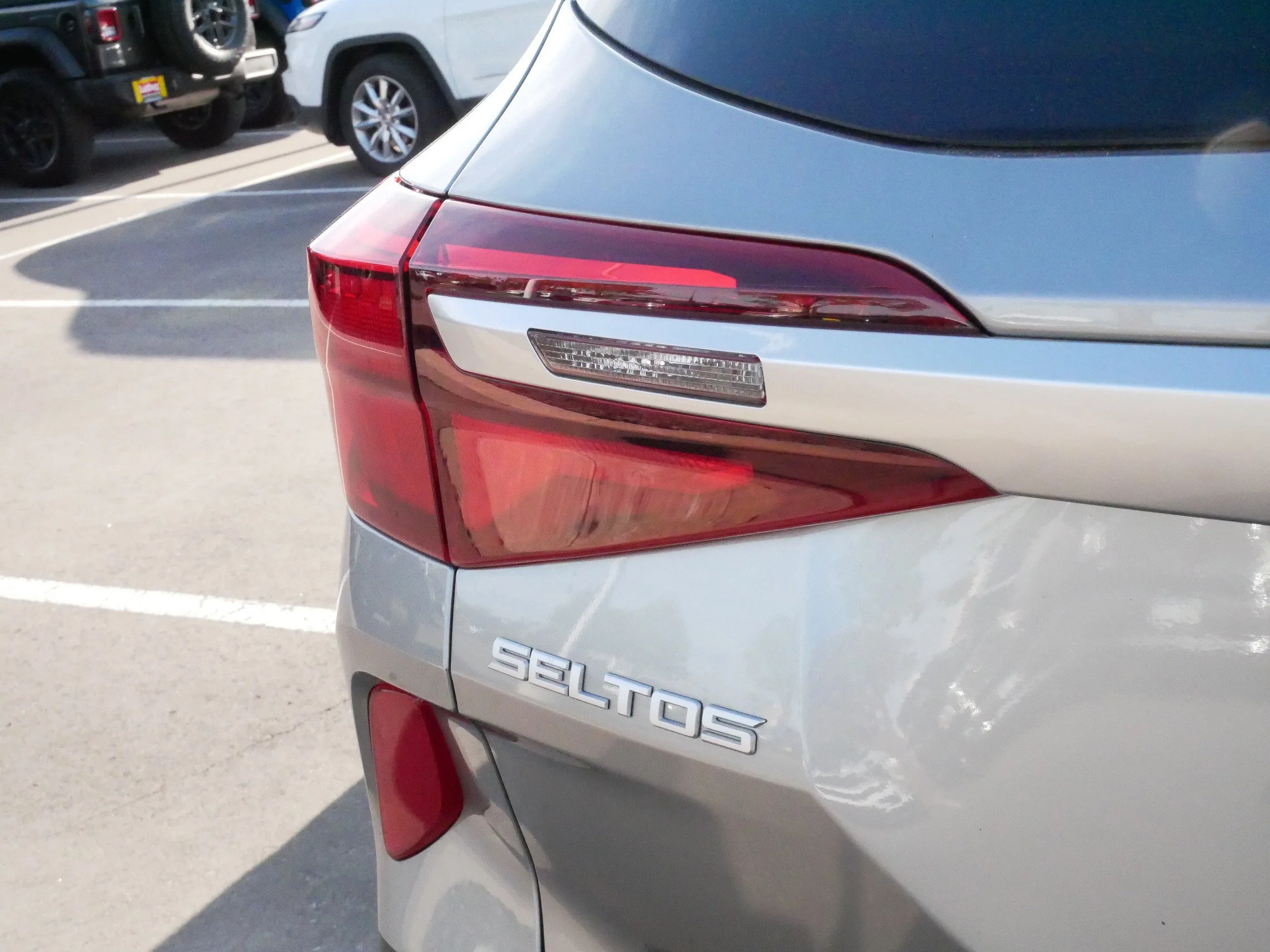 Used 2023 Steel Gray Kia LX image 17