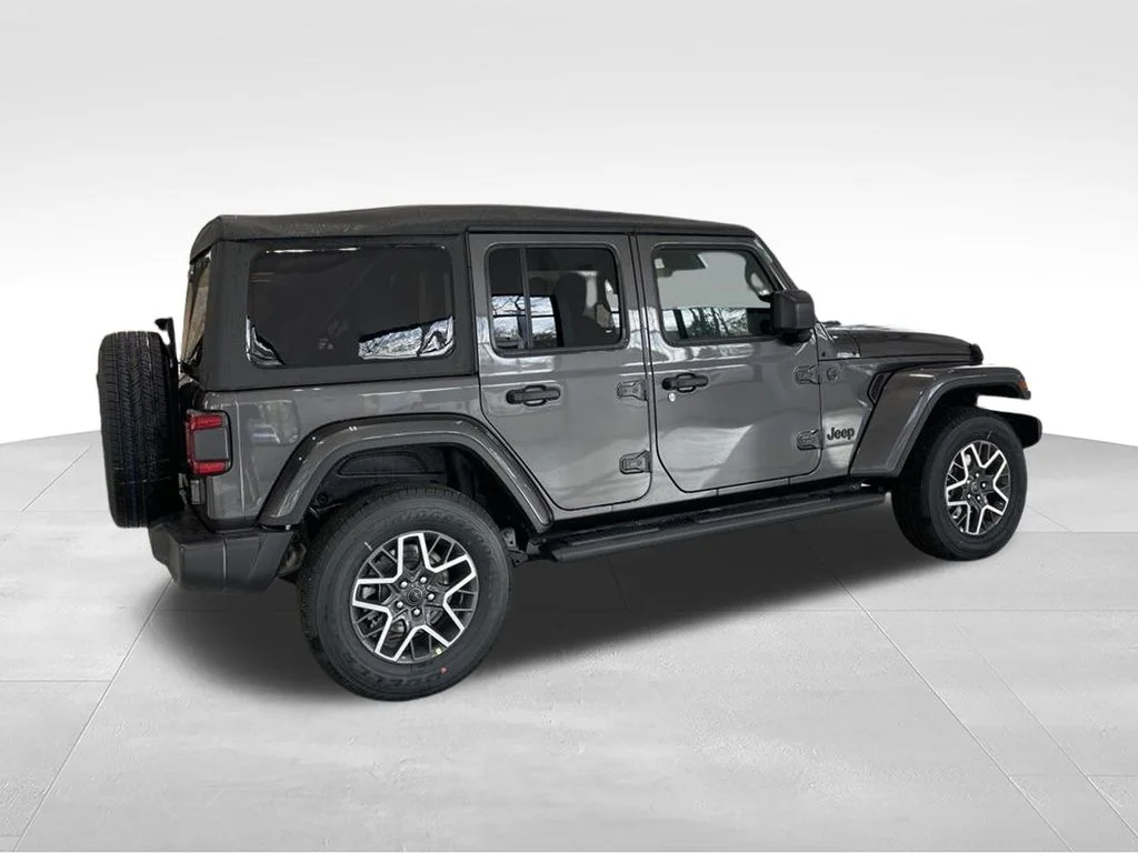 New 2025 Granite Crystal Metallic Clear-Coat Exterior Paint Jeep Sahara image 4