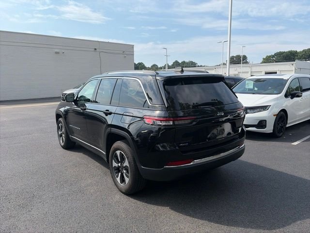 Used 2024 Diamond Black Crystal Pearlcoat Jeep 4xe image 7
