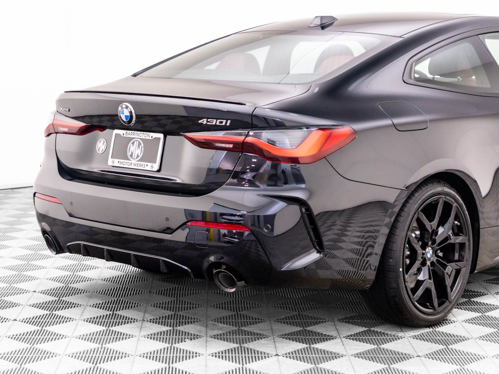 New 2026 Black Sapphire Metallic BMW 430i xDrive image 37