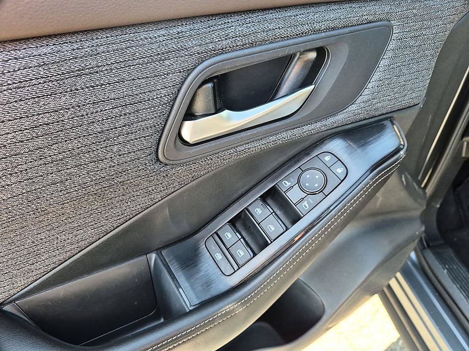 Used 2023 Gun Metallic Nissan SV image 13