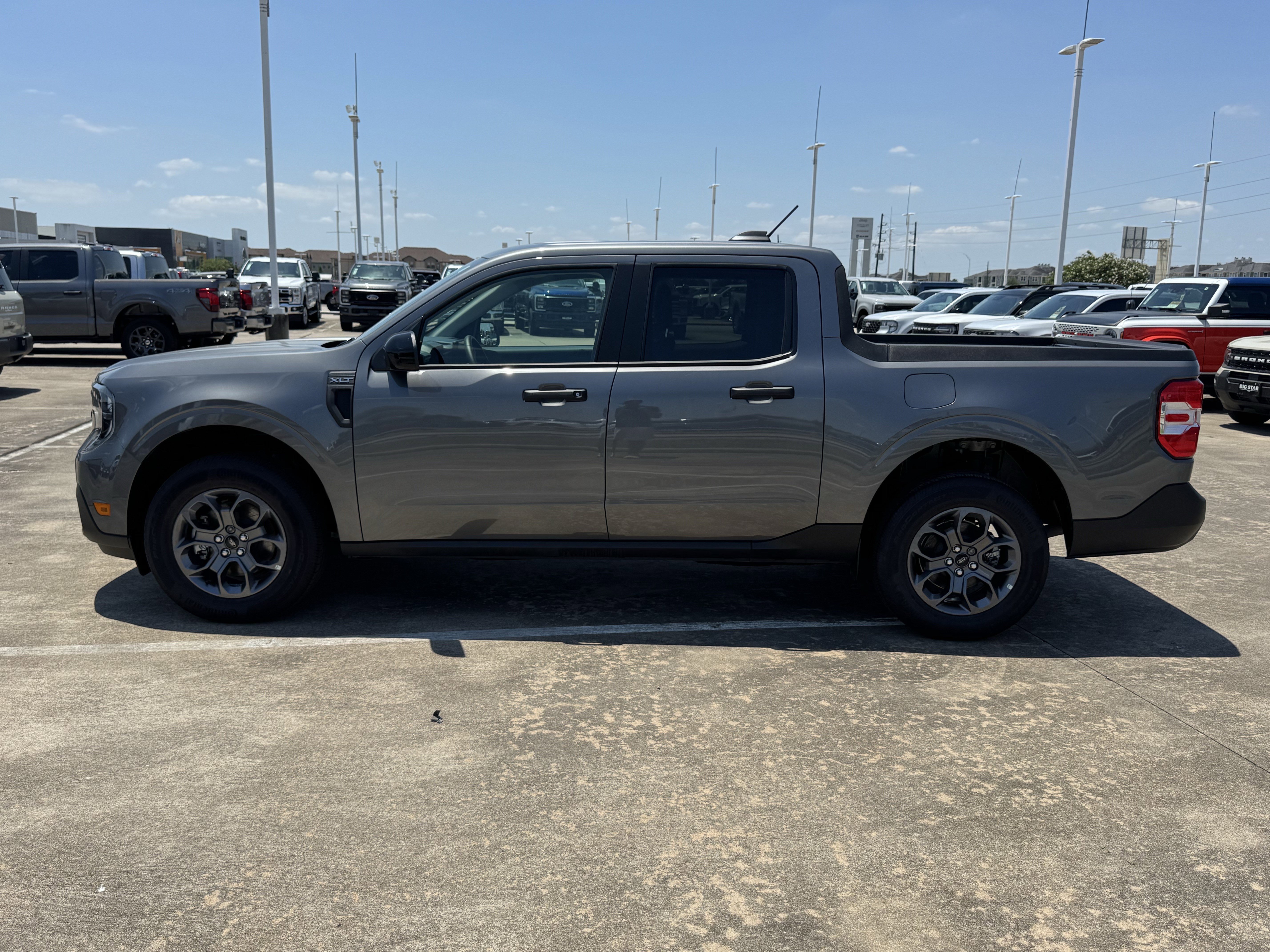 New 2026 Carbonized Gray Metallic Ford XLT image 6